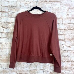 Vuori Women's Halo Sweatshirt in Rosewood